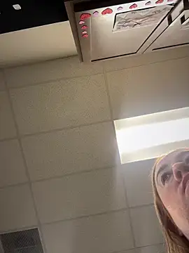 Snapshot of cinnatitties chatting on October 3, 7:52 pm cinnatitties online show from October 3, 7:52 pm