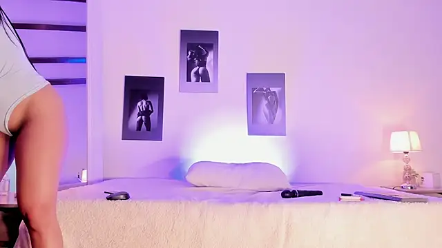 Alicee Levine online show from February 5, 10:24 pm