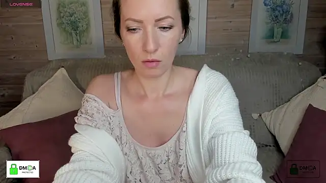 Queenymel online show from October 22, 3:39 pm