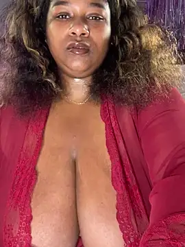 BigFineSelena online show from February 3, 12:10 am