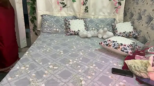 Snapshot of Mahimagic_doll chatting on October 21, 5:28 pm Mahimagic doll online show from October 21, 5:28 pm