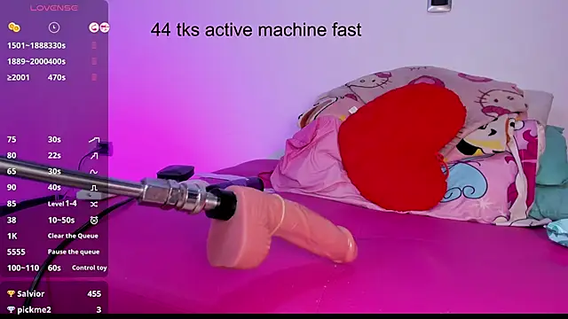 KloeePraga online show from October 10, 11:31 pm