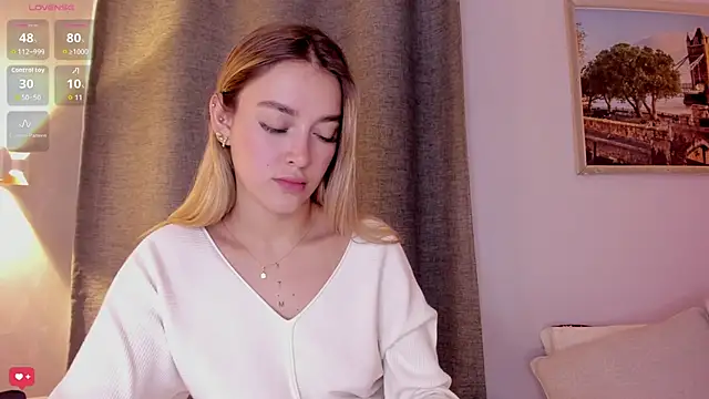 Assh lee  online show from October 24, 1:18 pm