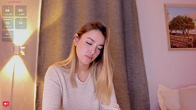 Assh lee  online show from October 1, 1:27 pm