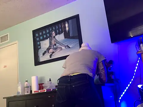 Kik SickSlut88 online show from October 11, 3:04 pm