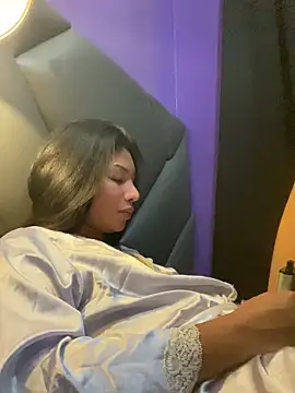 MaxxineMorenaTs online show from May 10, 9:06 pm