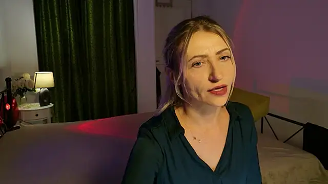 ZoeGrant online show from May 28, 5:33 pm