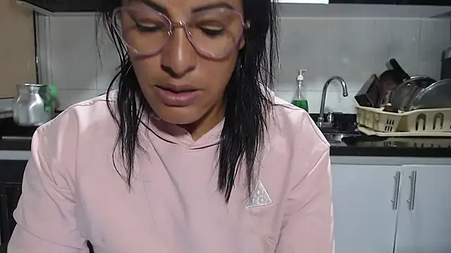 kateleyagrey online show from April 10, 6:58 pm