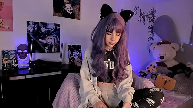 Snapshot of lolaaa_bunny1 chatting on October 19, 1:13 pm lolaaa bunny1 online show from October 19, 1:13 pm