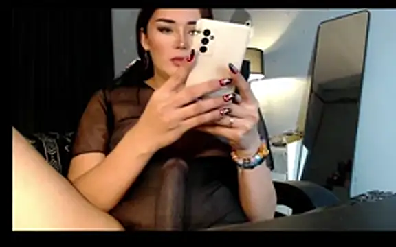 DivaMooree online show from June 13, 3:37 am