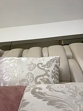 ALISSON FOXXX1 online show from December 4, 11:59 pm