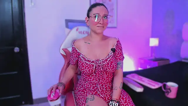 lucy neil online show from January 10, 2:49 am