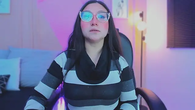 lucy neil online show from April 7, 2:35 am