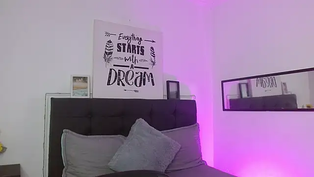 vaness weet online show from September 14, 8:07 pm