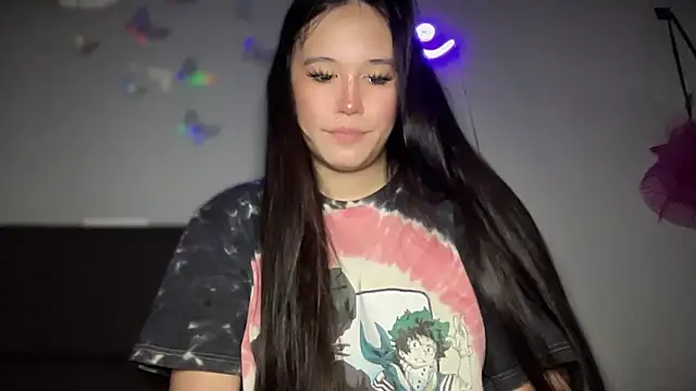 Snapshot of MeganEmmaWilson chatting on October 5, 4:39 am MeganEmmaWilson online show from October 5, 4:39 am