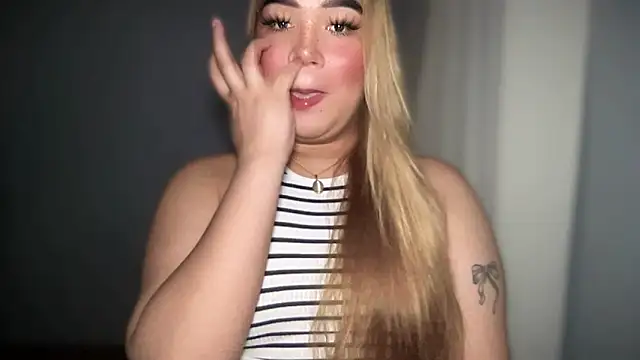 Snapshot of MistressOf_Americaxxx chatting on October 12, 1:19 am MistressOf Americaxxx online show from October 12, 1:19 am