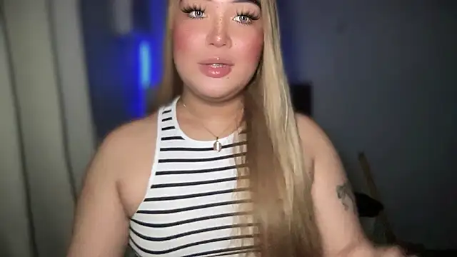 Snapshot of MistressOf_Americaxxx chatting on September 25, 1:37 am MistressOf Americaxxx online show from September 25, 1:37 am