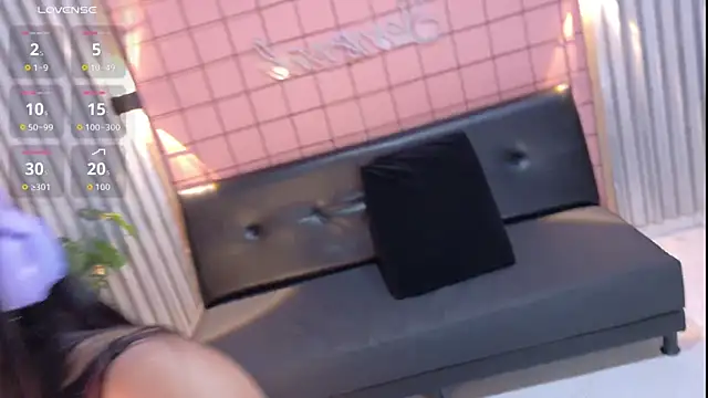 mensia hernandz online show from December 22, 1:36 pm