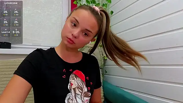 Misss Vikk online show from October 15, 3:25 pm