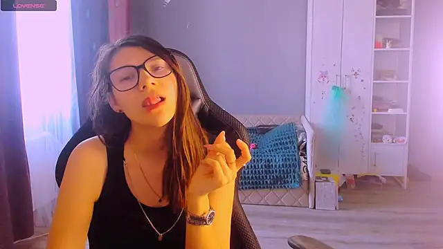 MollyLollipop online show from March 25, 4:06 am