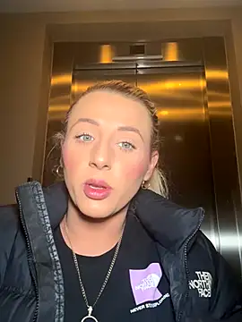 Strongqueen online show from September 18, 7:12 pm