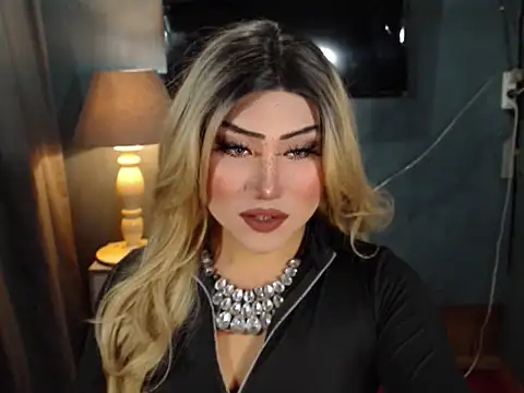 BlackAlison online show from April 14, 5:13 pm