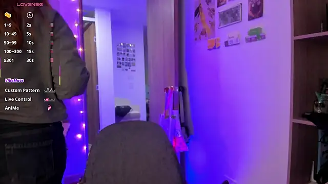 Snapshot of linda_giggle chatting on October 1, 2:05 am linda giggle online show from October 1, 2:05 am
