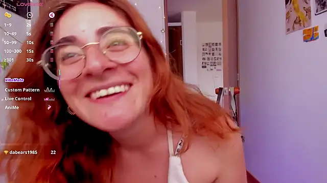 Snapshot of linda_giggle chatting on September 25, 3:22 pm linda giggle online show from September 25, 3:22 pm