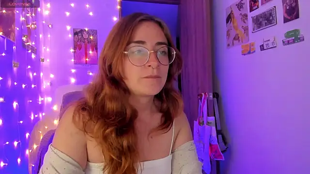 Snapshot of linda_giggle chatting on September 29, 10:59 pm linda giggle online show from September 29, 10:59 pm