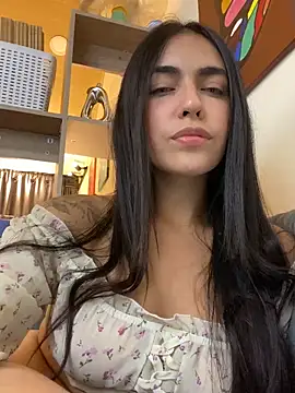 Snapshot of DaphneUwu chatting on October 18, 1:08 am DaphneUwu online show from October 18, 1:08 am