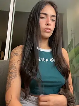 DaphneUwu online show from April 23, 1:35 am