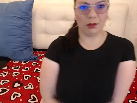 Snapshot of Angiee_BBW chatting on October 2, 8:03 pm Angiee BBW online show from October 2, 8:03 pm