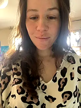 SuzieWanKenobi online show from December 4, 11:34 am