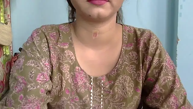 lovelydesi21 online show from September 22, 7:51 am