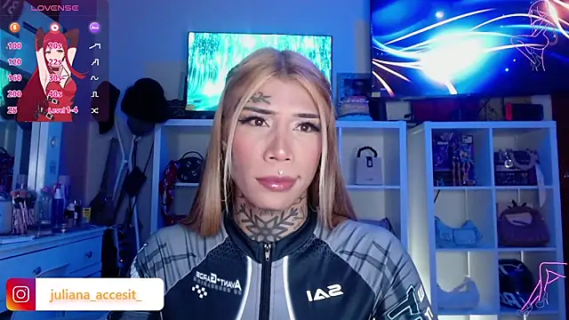 caroline cossei online show from November 4, 12:26 am