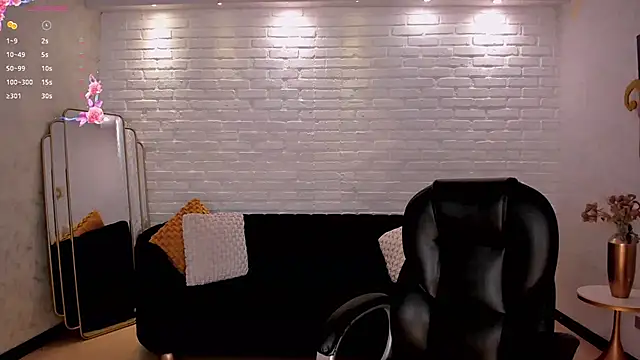 JuanitaClay online show from November 3, 11:58 am