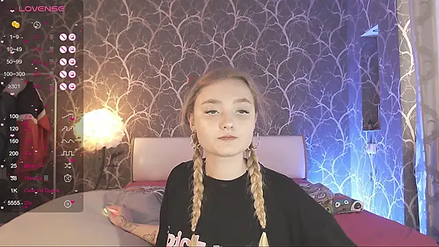 MiaMiaMeow online show from February 2, 11:31 am