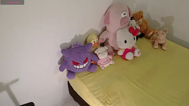 ivannaah  online show from October 22, 4:01 pm