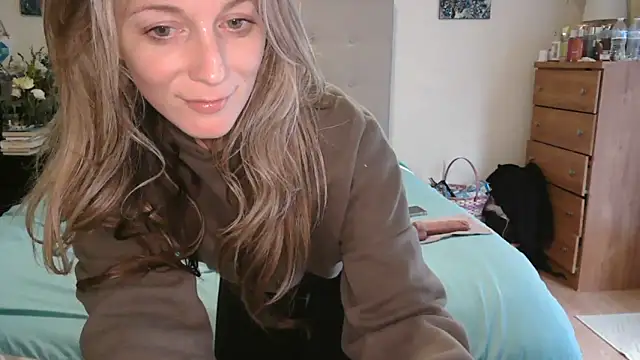 Heyitsmee33 online show from April 24, 11:57 am