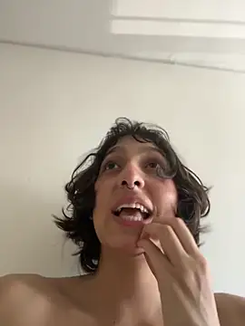 aurora xoxo online show from April 4, 5:23 pm