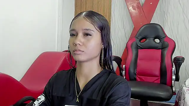 MarianaManzur online show from February 5, 4:43 pm