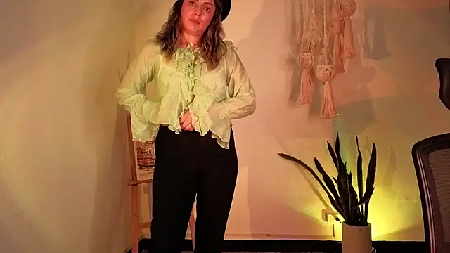 Mala Bad online show from September 25, 5:55 pm