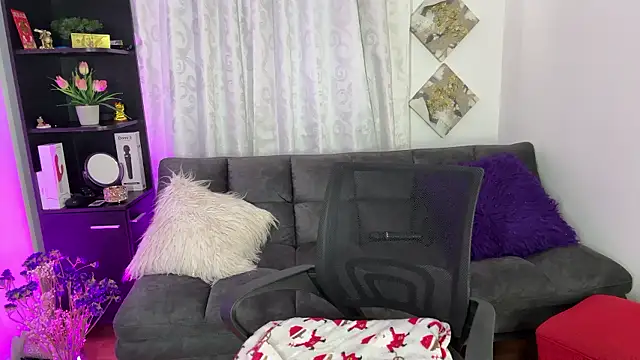 Karina Yang online show from March 8, 4:11 pm