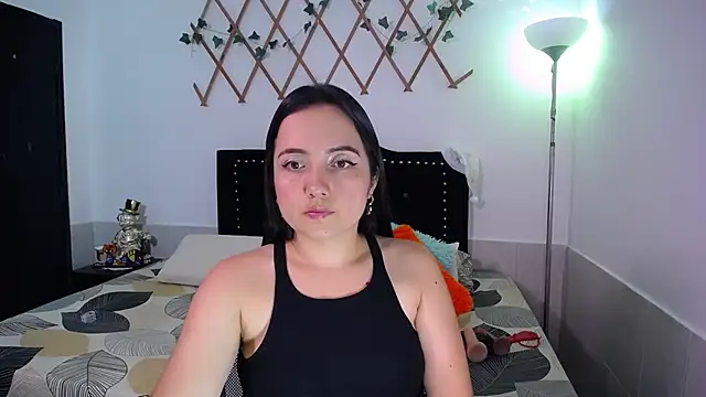 naughty girl 4u online show from December 3, 8:00 pm