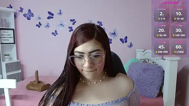 BRIATHOMAS online show from April 7, 9:50 pm