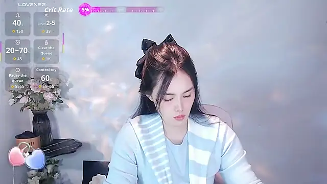 SHY- -girl online show from November 4, 1:16 pm