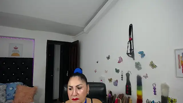 mature bigboobs10 online show from April 16, 4:02 am