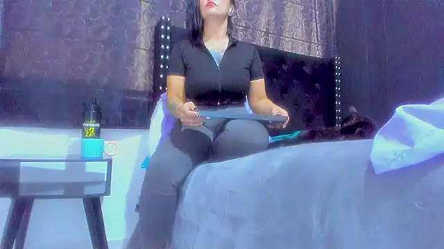 amareto queen online show from October 19, 7:16 pm