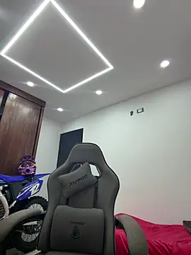 mi suk11 online show from March 31, 4:45 am