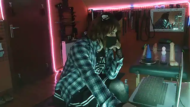 Ginny-the-bdsm-nympho online show from July 30, 5:03 pm